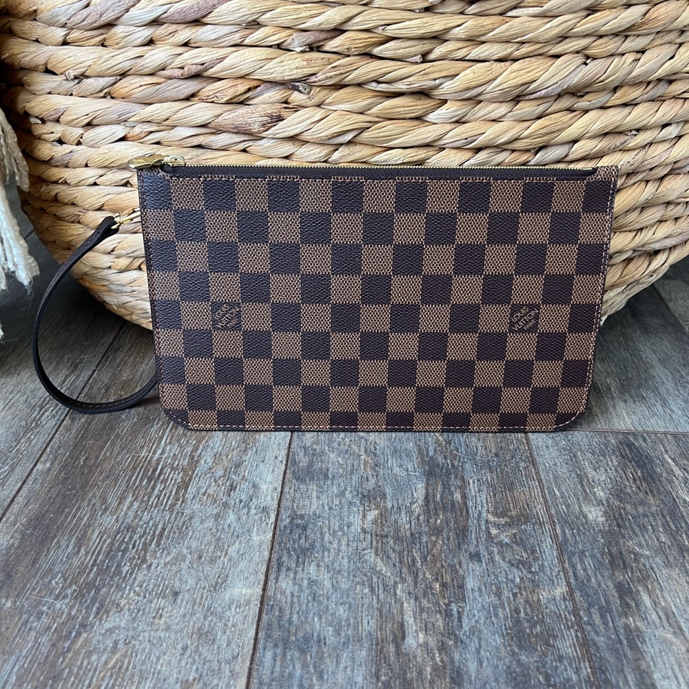 NWOT Louis Vuitton Wristlet - Damier Ebene